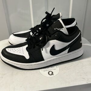 Jordan’s low 1 black and white 7.5